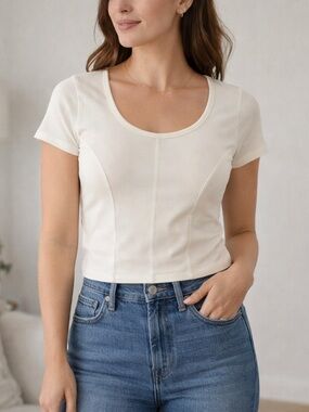 Levi’s Cream Fitted Short Sleeve Top XS Slim Fit Stretch Tee